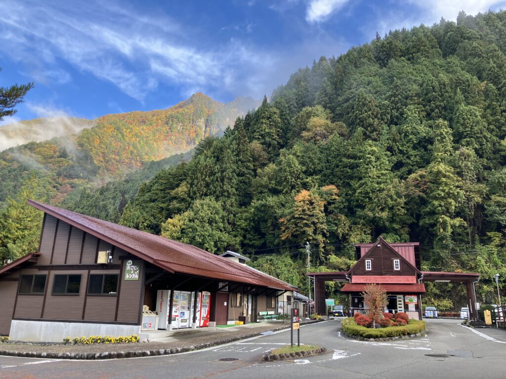 奥飛騨温泉郷オートキャンプ場入場ゲート